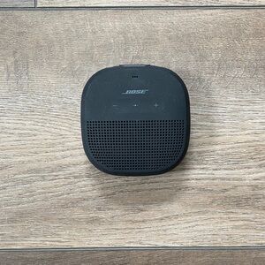Bose Black Soundlink Wireless Speaker